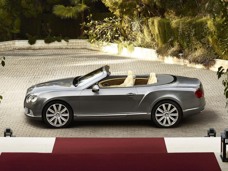  Bentley Continental GTC 2011 года  (фото 154 из 167)